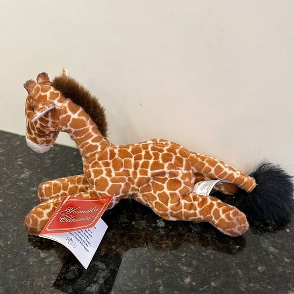 Yomiko Classics Russ Giraffe named Gary, like new condition with Tags (5 inch) - Picture 1 of 9